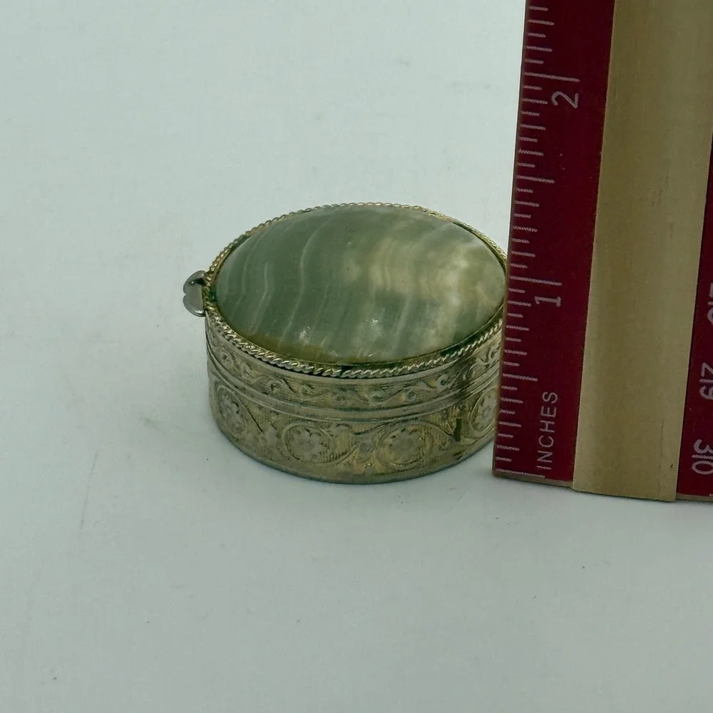 Vintage Green Onyx Stone Pill Box Silver Tone Engraved Floral Trinket Case Round